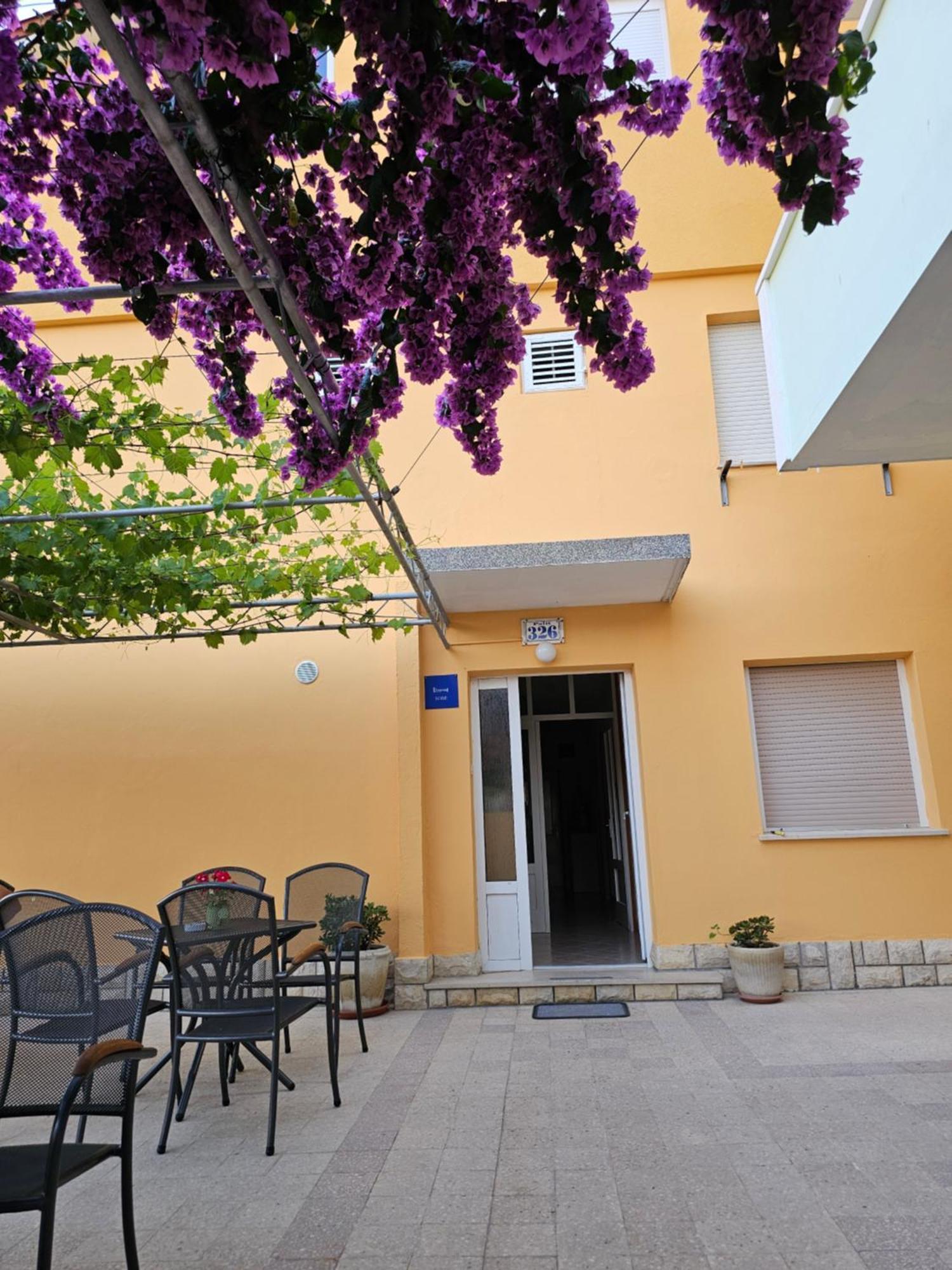 Rooms Neda Rab Town Luaran gambar