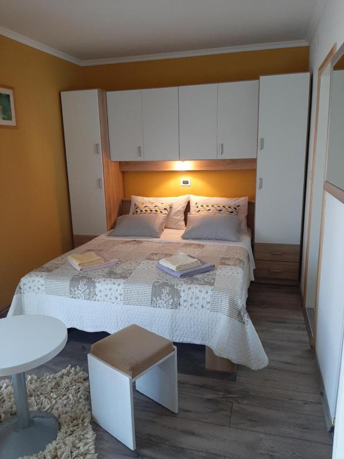 Rooms Neda Rab Town Luaran gambar