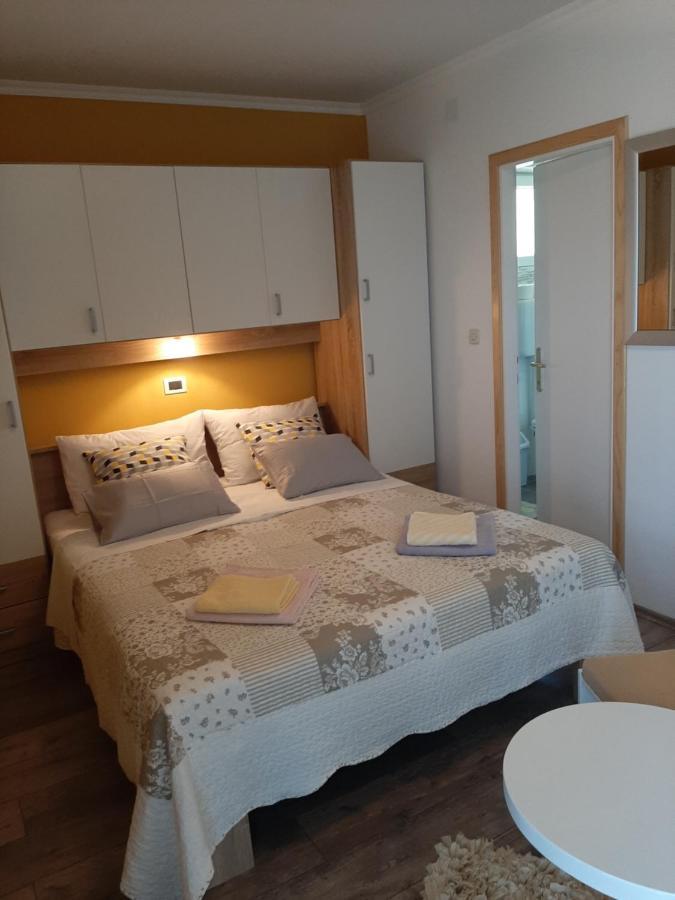 Rooms Neda Rab Town Luaran gambar