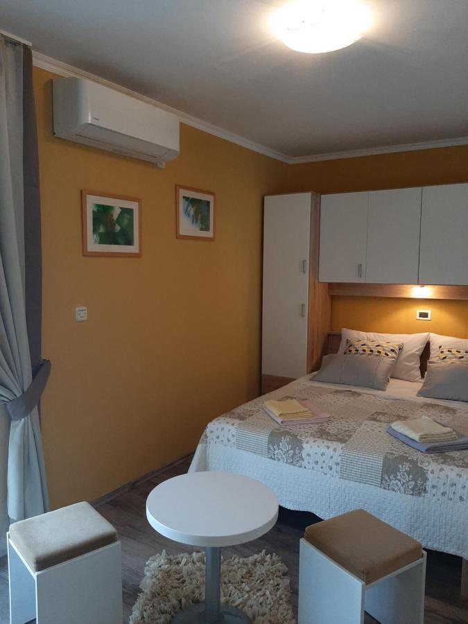 Rooms Neda Rab Town Luaran gambar