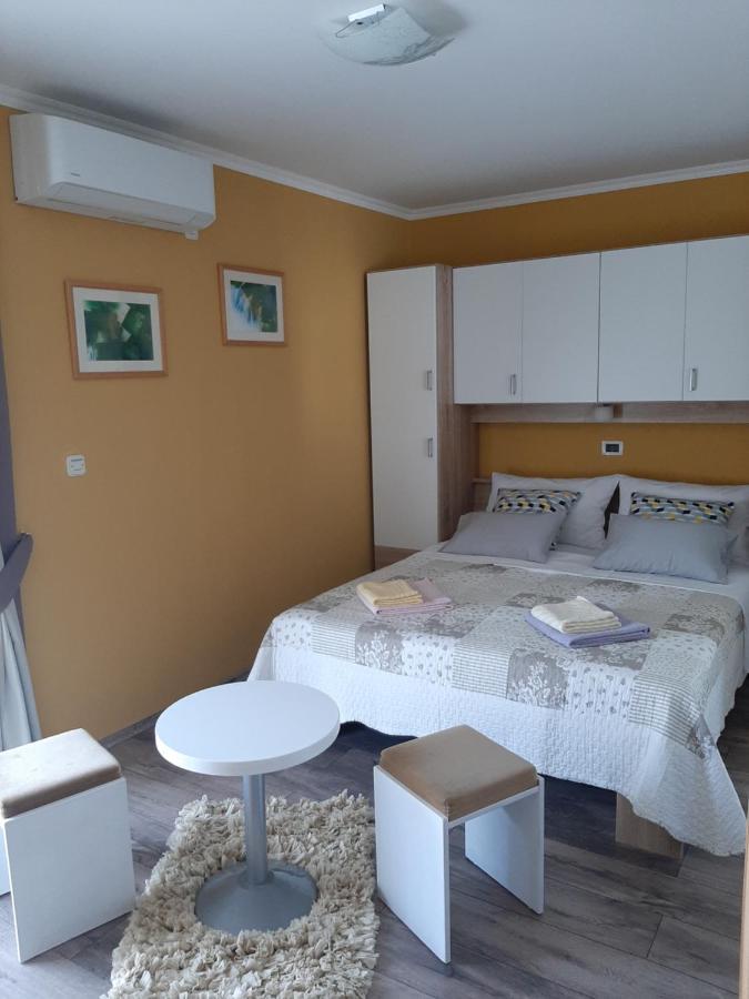 Rooms Neda Rab Town Luaran gambar